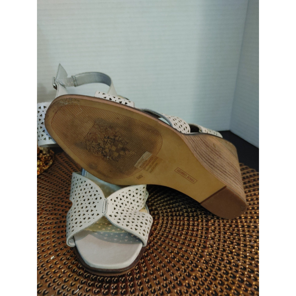 Vince Camuto Delinda Wedges Size 8.5 - Picture 6 of 6